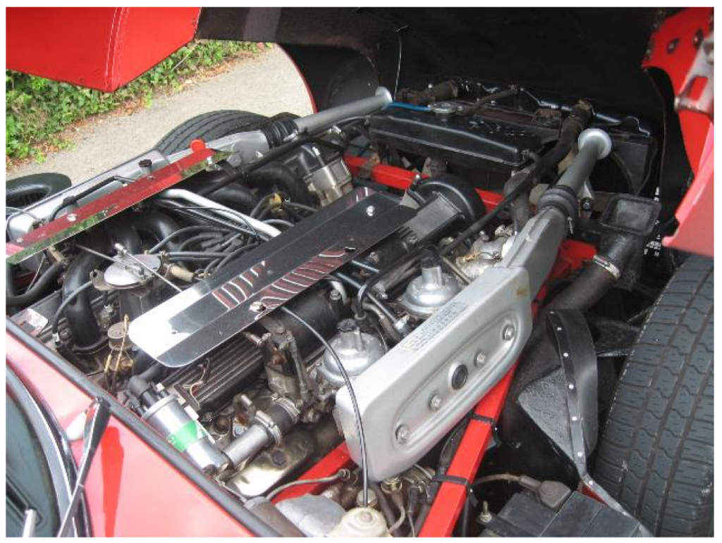 Jaguar E-type V-12 engine photo