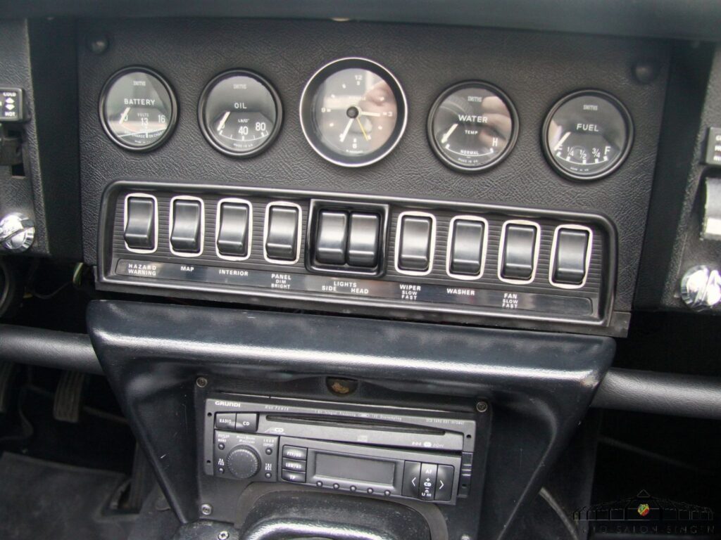 Jaguar E-type xke interior photo